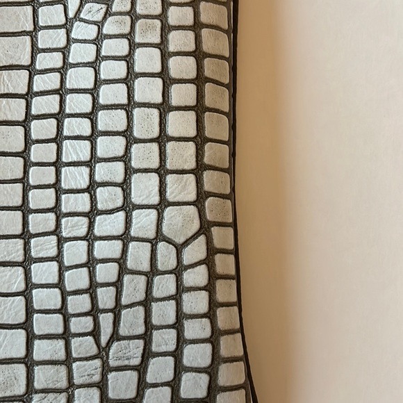 NEW Leather cell phone crossbody/pouch - Picture 7 of 12